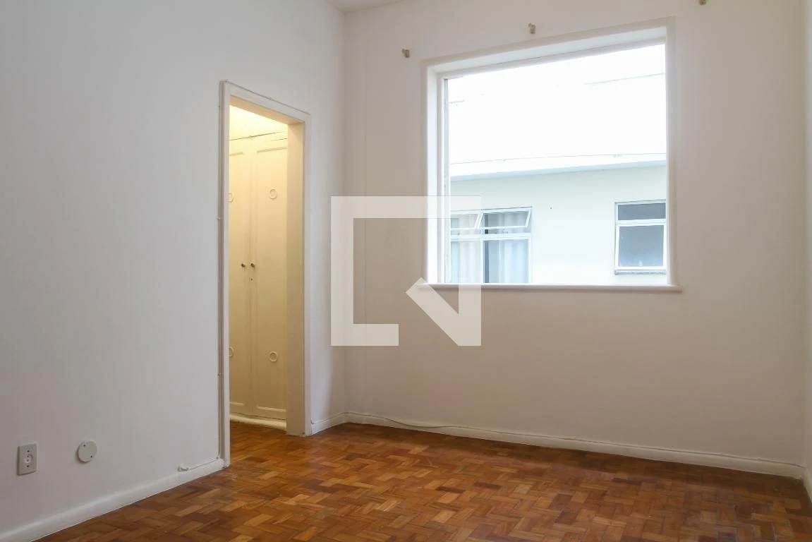 One-bedroom apartment with a washing machine — photo 29