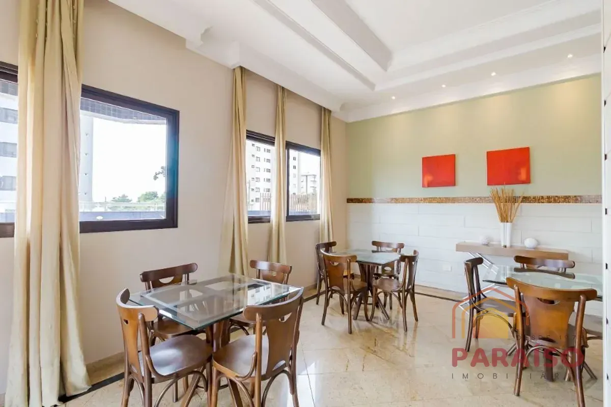 4-bedroom apartment with a built-in balcony grill