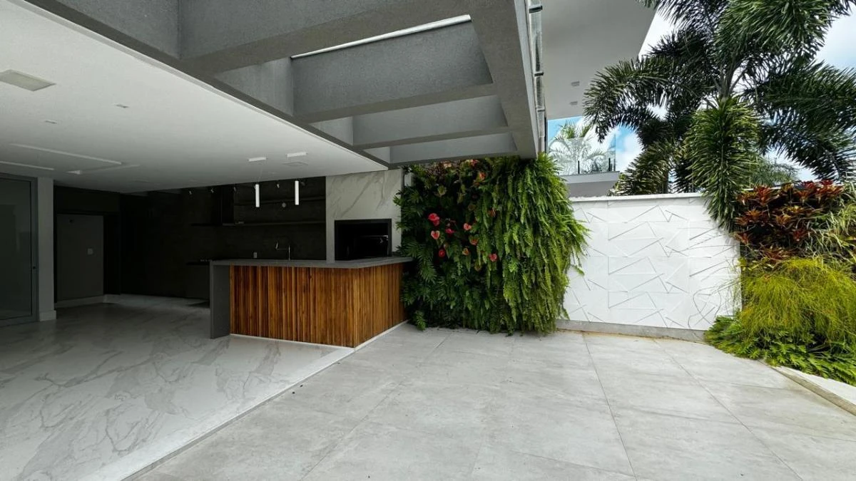 Condominium house with 3 en-suite bedrooms and 300 m² — photo 8
