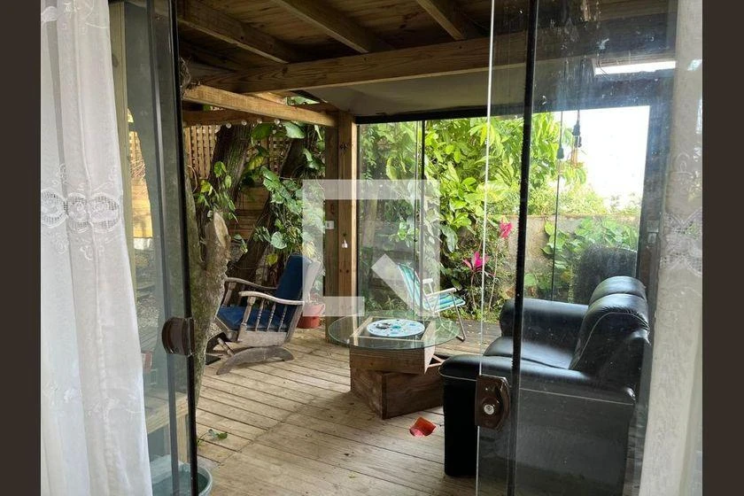 Furnished house, 322 m², with a grill on the balcony