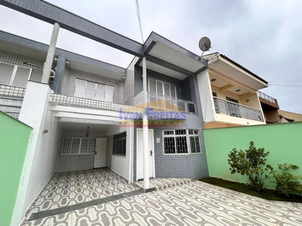 3-bedroom house with a walk-in closet in Curitiba — photo 3