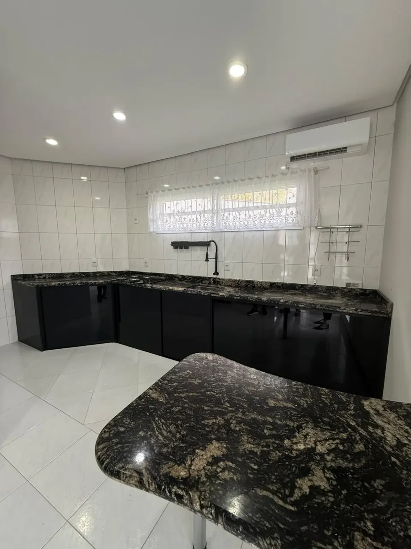 Water view in a 3-bedroom house, 180 m² — photo 2
