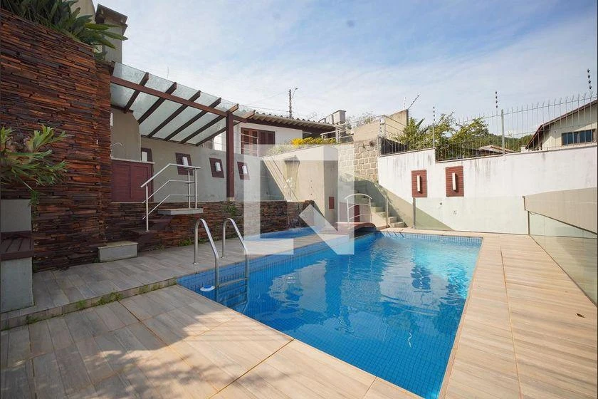 Furnished 4-bedroom house with 300 m² and 2 suites — photo 26