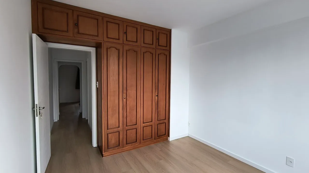 Apartment, 70 m², with wood or laminate floors — photo 7