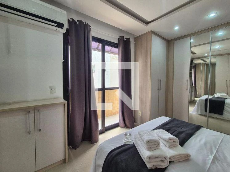 Furnished apartment, 180 m², with a glass-enclosed balcony — photo 47