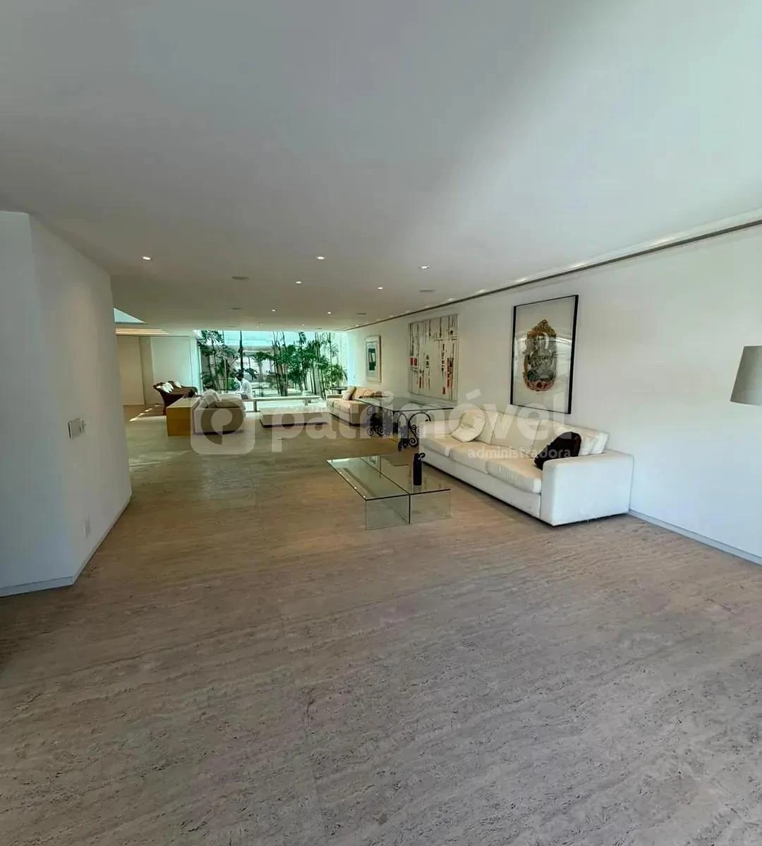 4-bedroom house with floor-to-ceiling windows — photo 4
