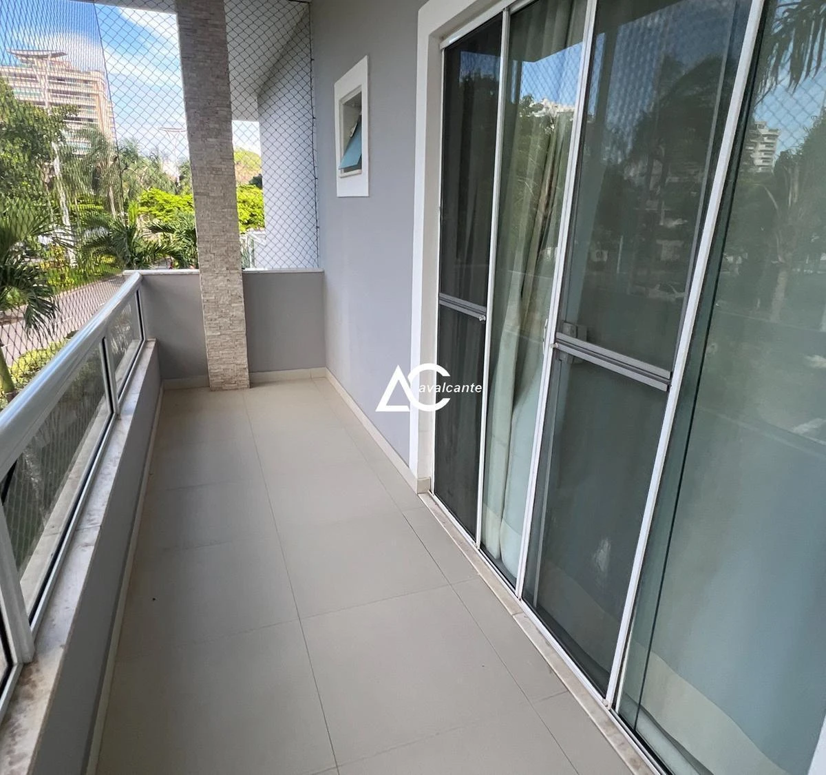 Furnished 4 en-suite home with 400 m² — photo 42