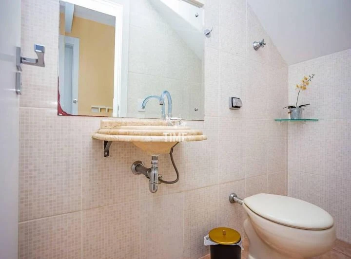 Unfurnished house with 3 bedrooms and 4 parking spots — photo 6