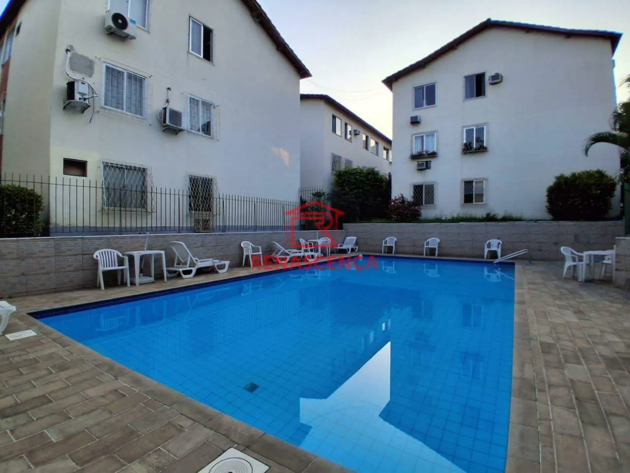3-bedroom apartment in a building with a pool — photo 12