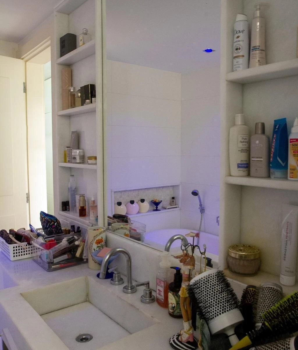 Furnished apartment with 3 bedrooms and 148 m² — photo 4
