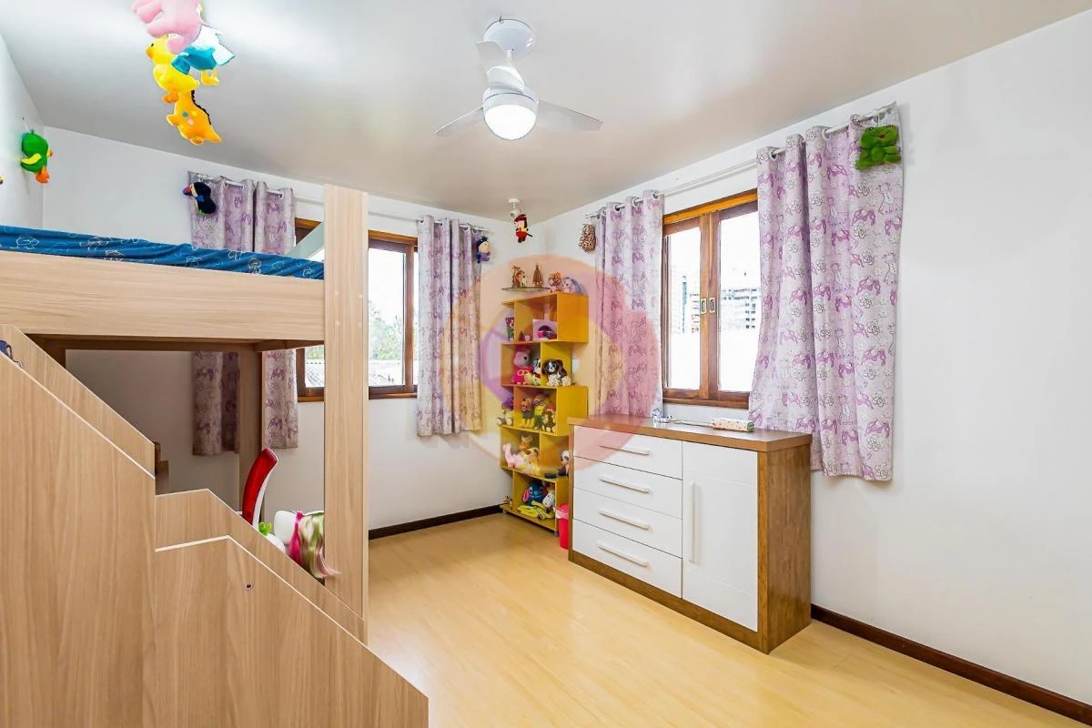 3-bedroom house with a washing machine in Curitiba — photo 36