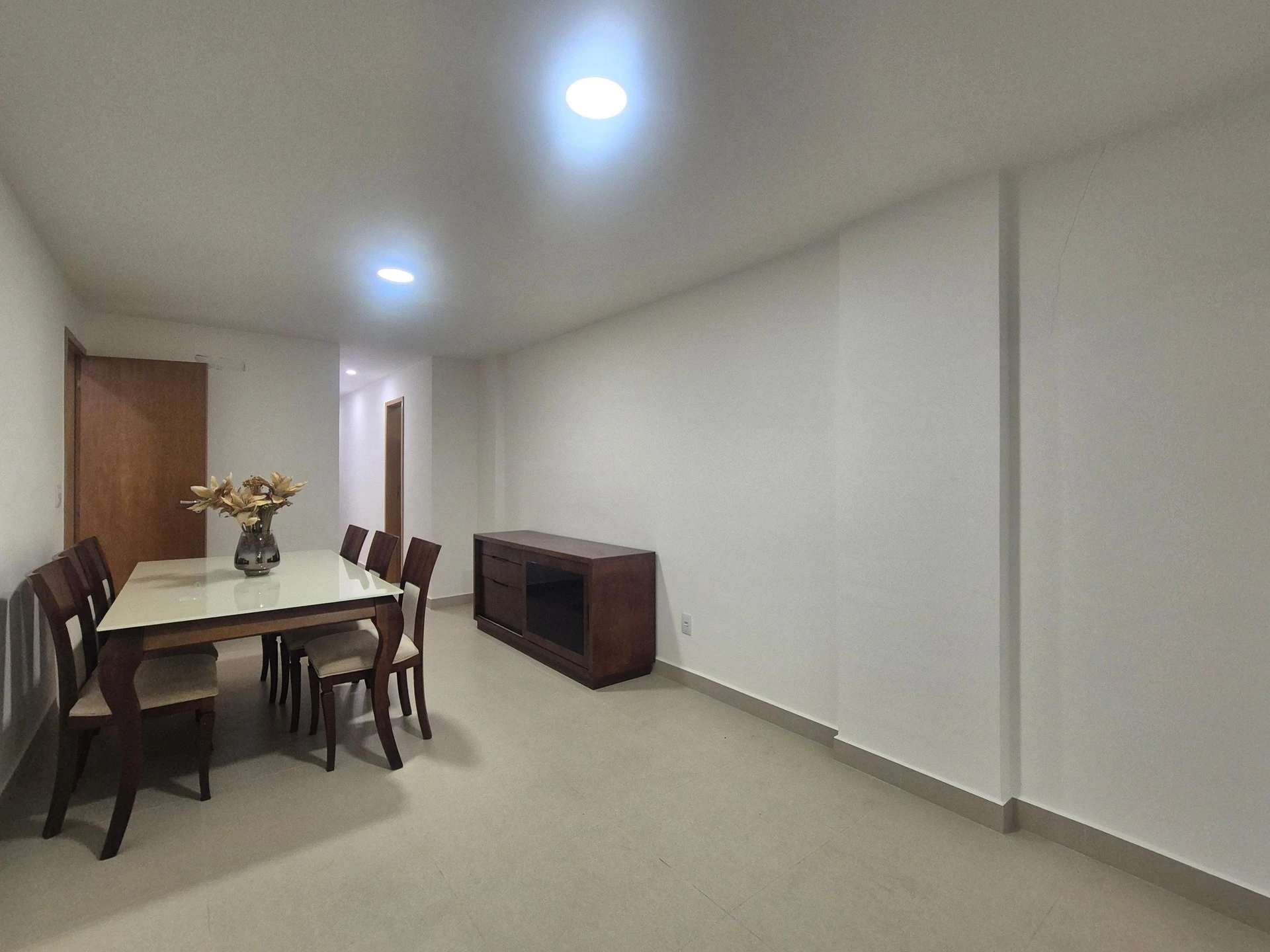 3-bedroom apartment with a grill on the balcony — photo 25
