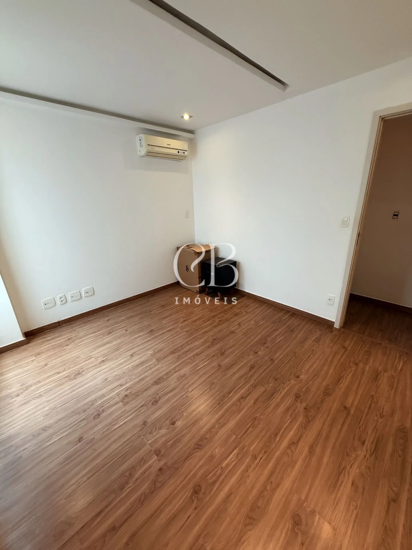 4-bedroom apartment with 5 bathrooms and 3 parking spaces — photo 14