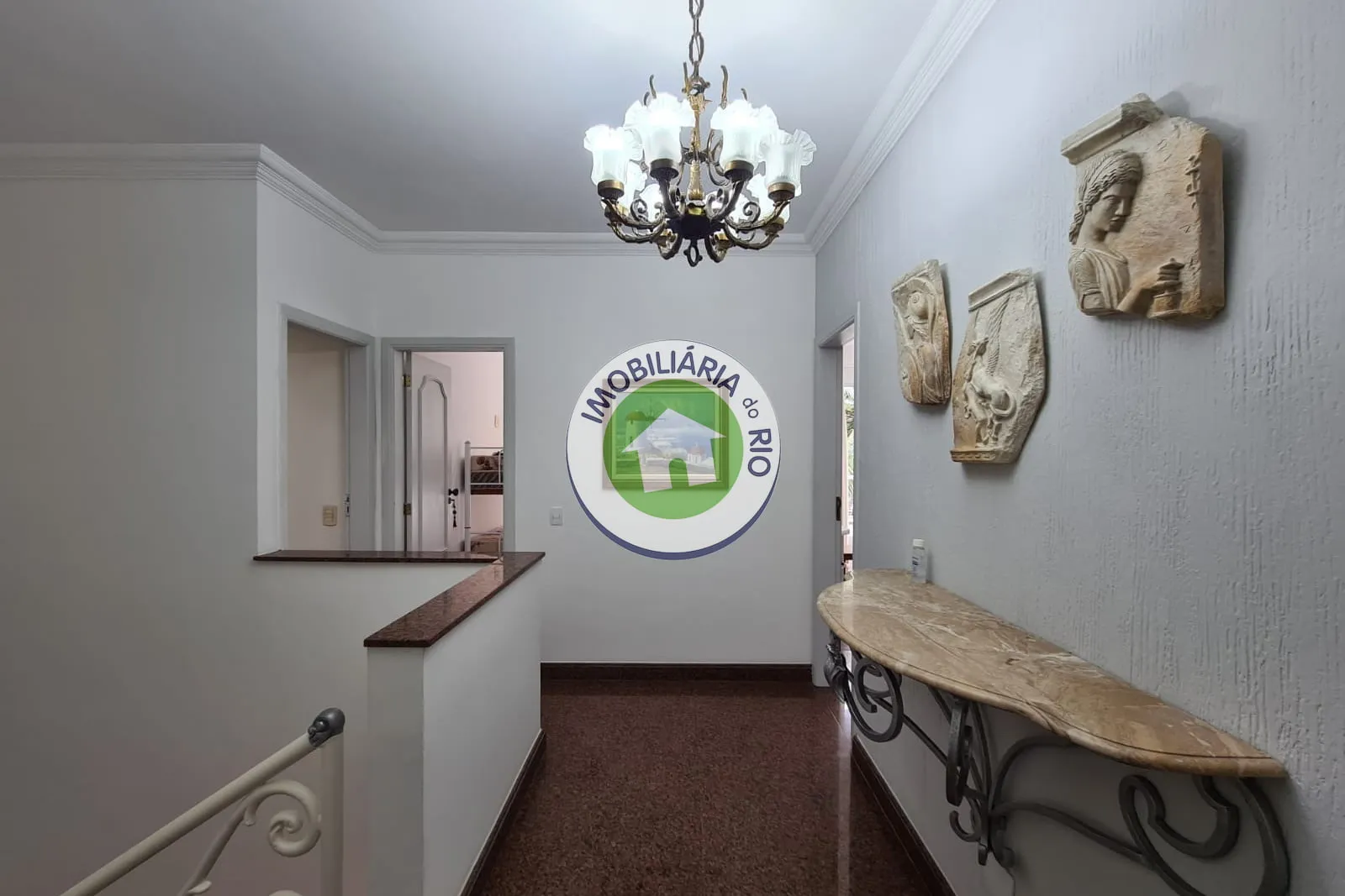 House with 5 bedrooms and 5 bathrooms plus 4 parking spaces — photo 20