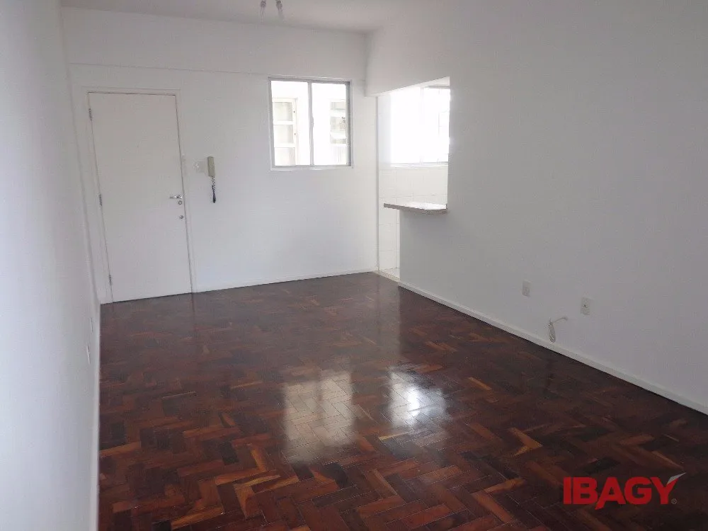 Wood or laminate floors in a one-bedroom apartment, 46 m² — photo 9