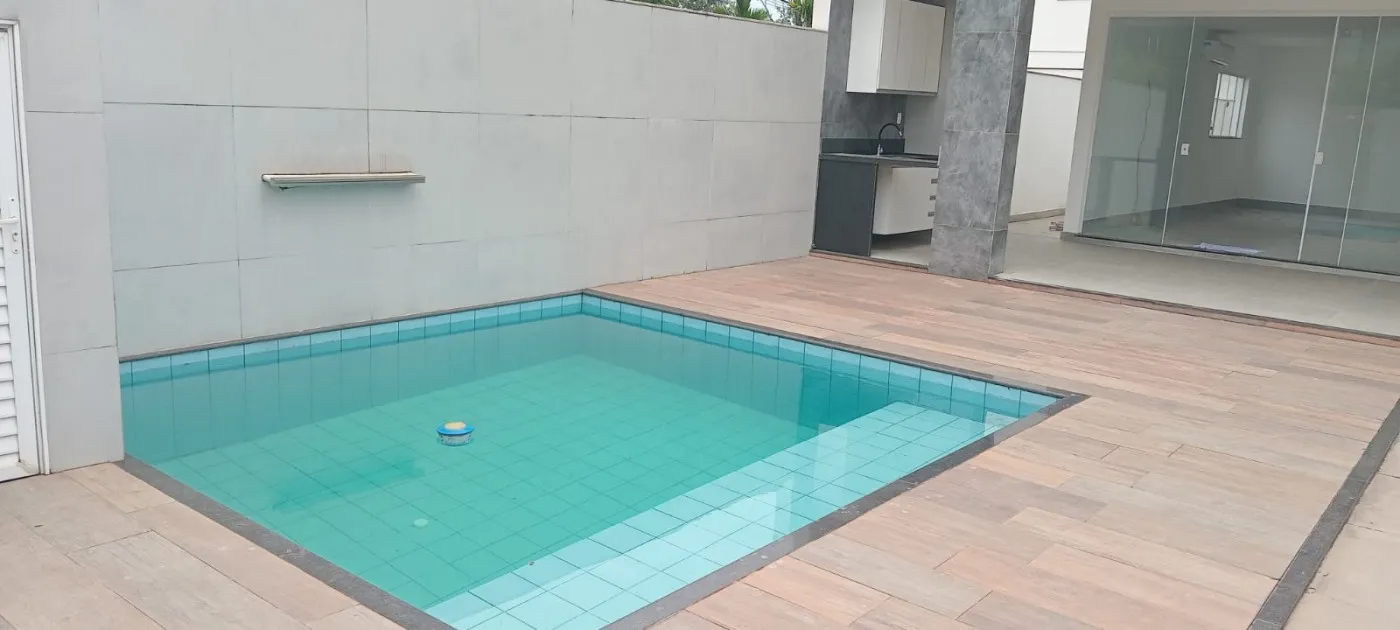 4 quartos e janelas do piso ao teto: casa de 260 m² — photo 26