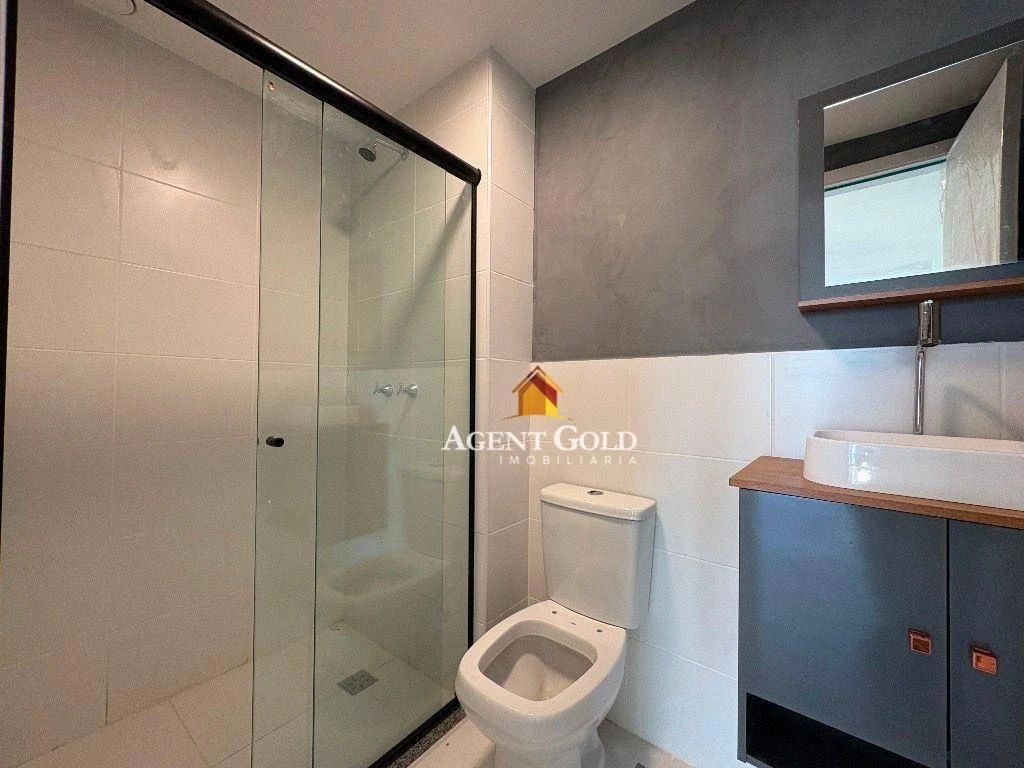 Glass-enclosed balcony in a 3-bedroom apartment, 121 m² — photo 17
