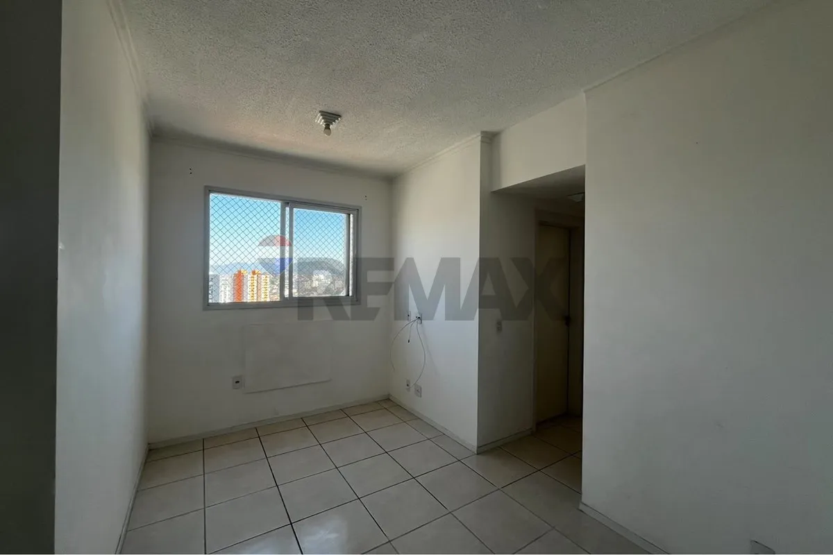 2-bedroom apartment with 1 bathroom and parking — photo 12