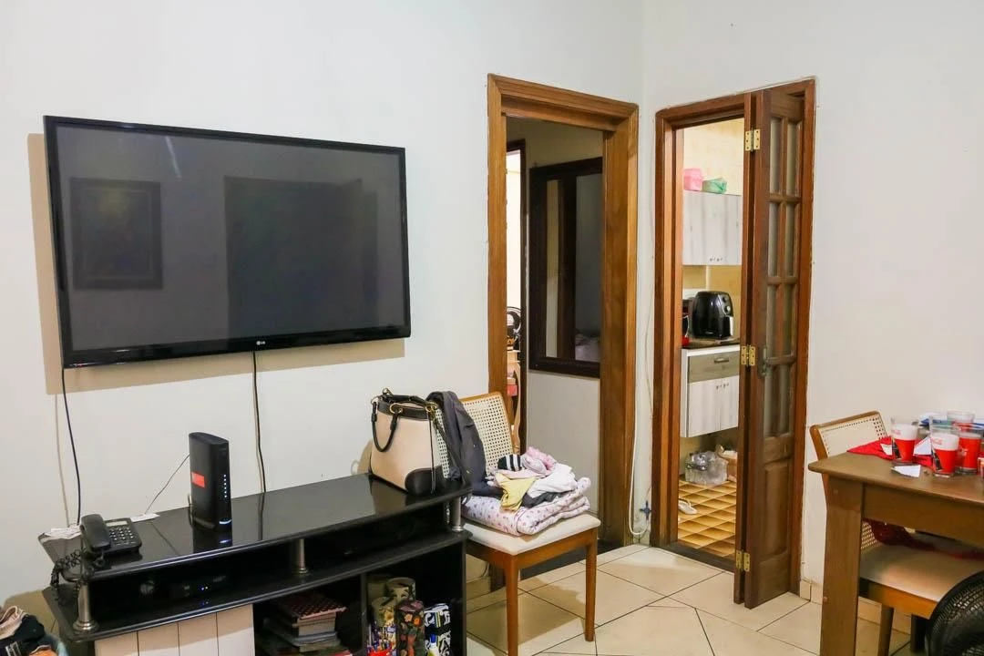 Furnished 2-bedroom apartment with 1 bathroom — photo 8