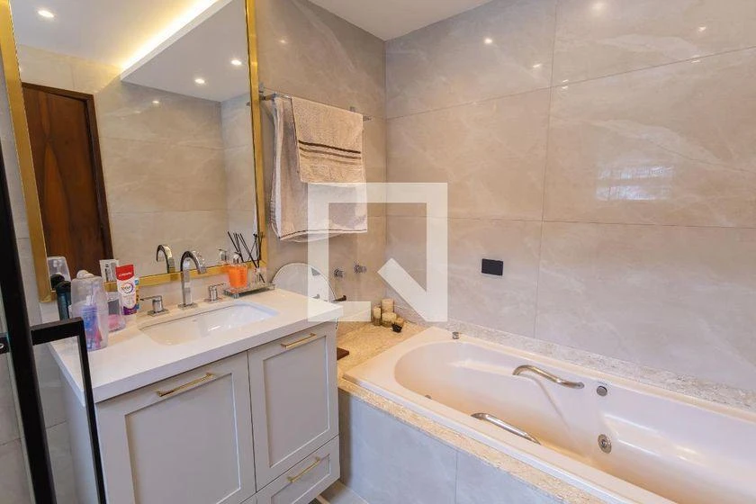 3-bedroom house with a home office in Curitiba — photo 35