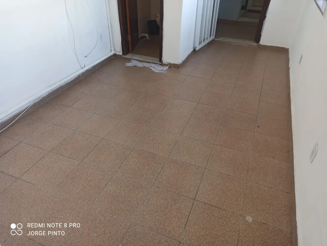 Estudio sin amueblar con 1 dormitorio y cocina compacta — photo 11
