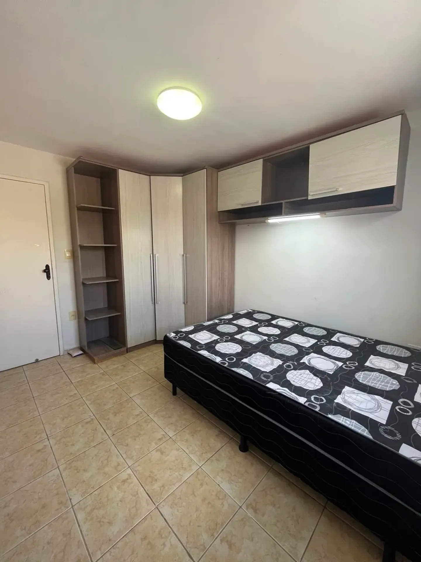 Furnished apartment with 3 bedrooms and an en-suite — photo 6
