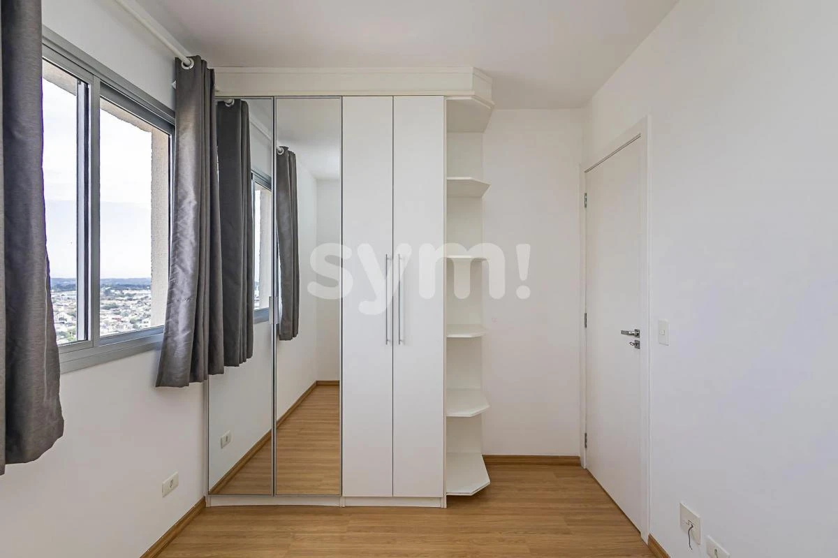 Balcony with a grill in a 3-bedroom apartment, 71 m² — photo 15