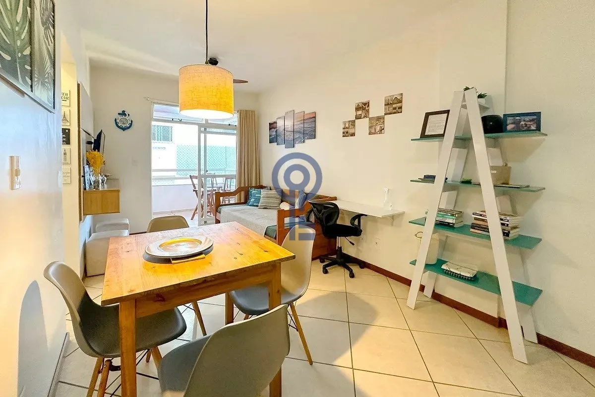 Furnished 1-bedroom apartment with an open-plan kitchen