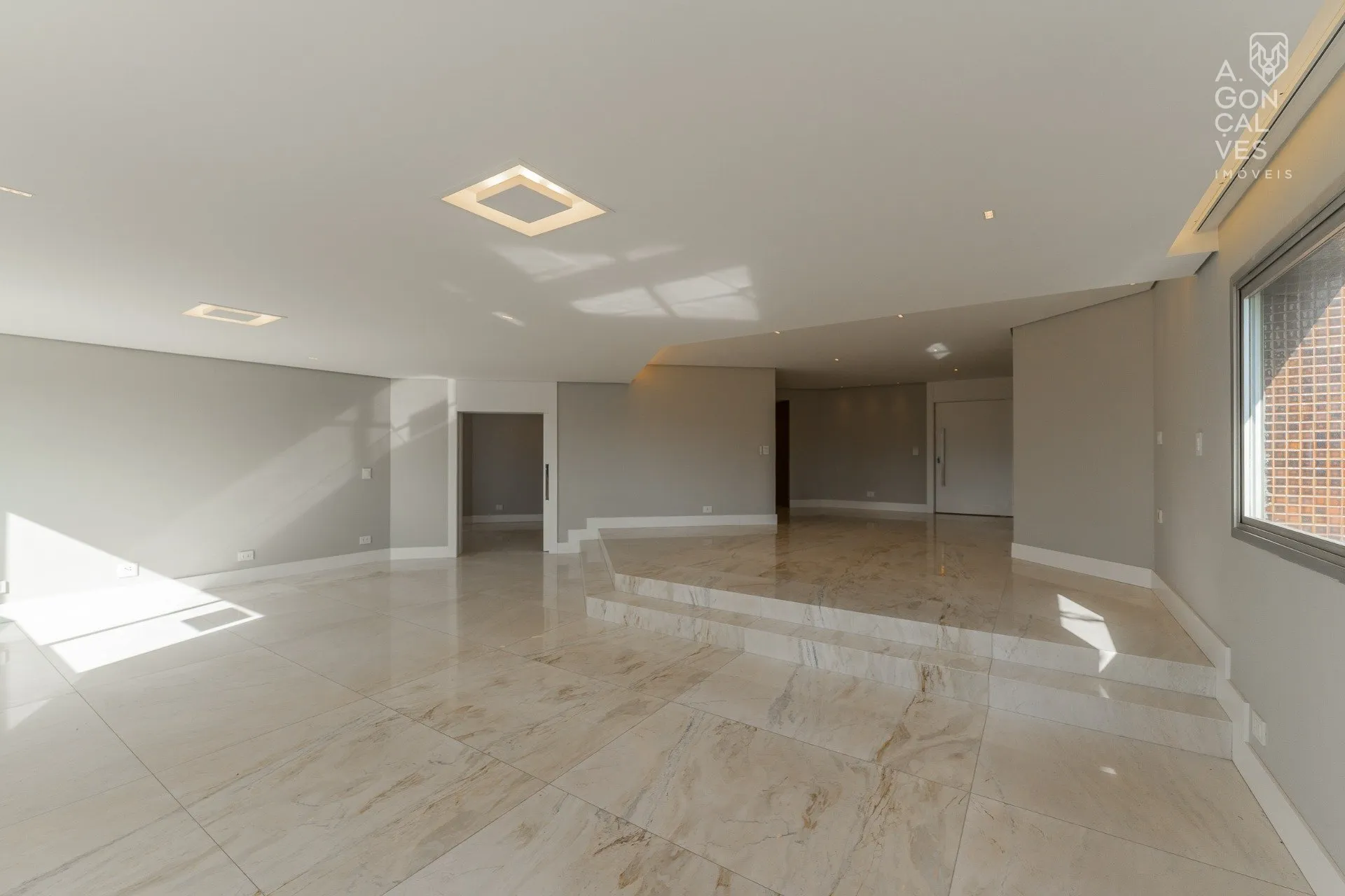 479 m² apartment with 4 bedrooms and 4 parking spaces — photo 6