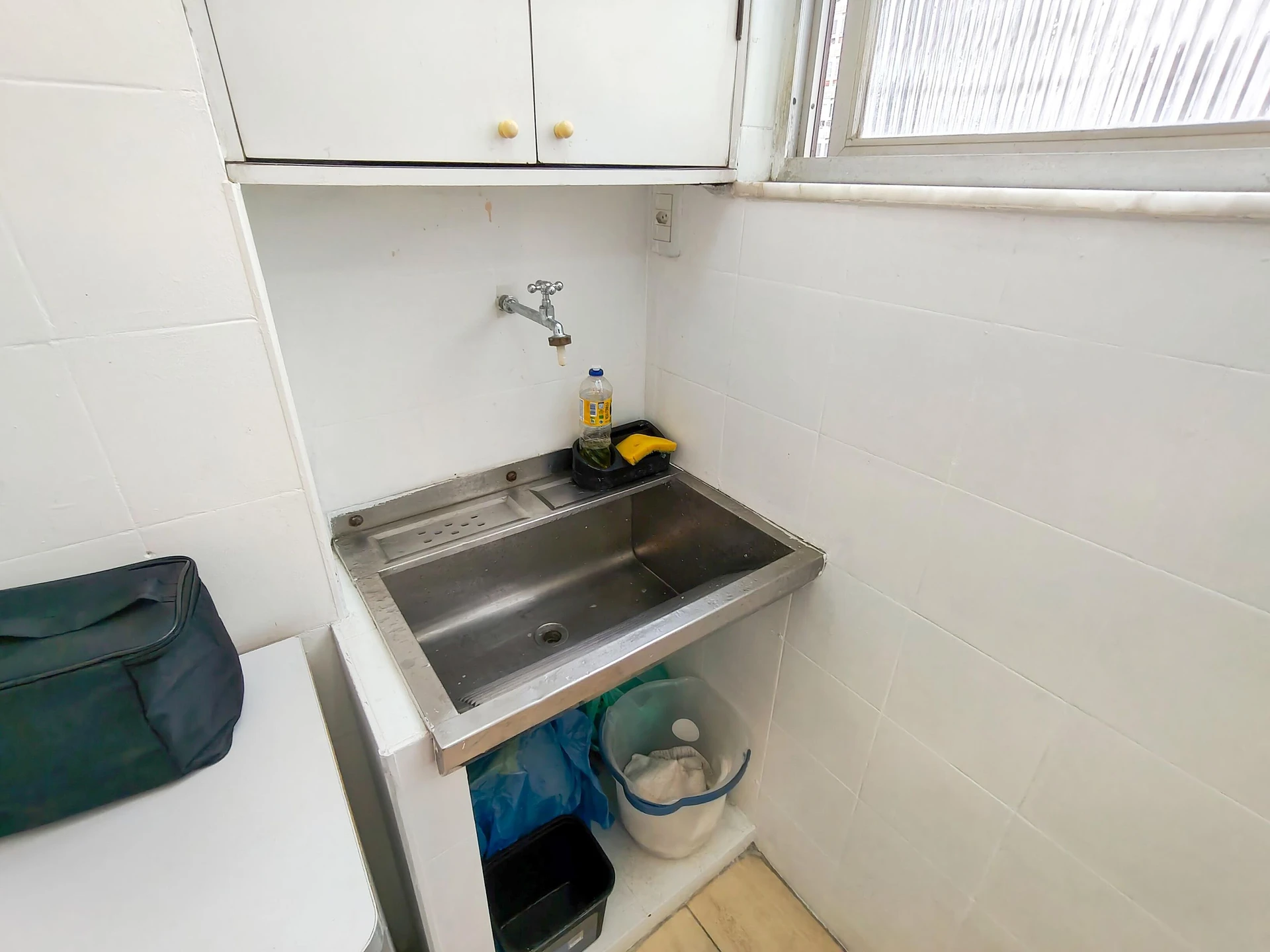 Apartamento mobiliado com cozinha americana e fogão a gás — photo 30