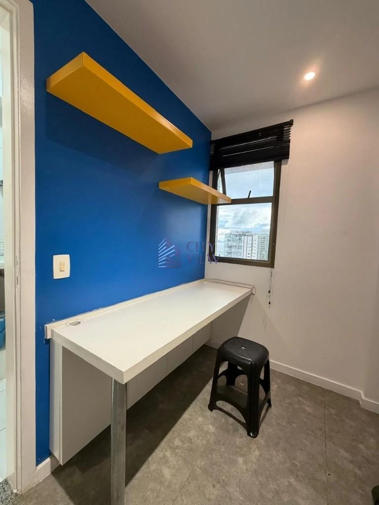 3-bedroom apartment with glass-enclosed balcony — photo 28