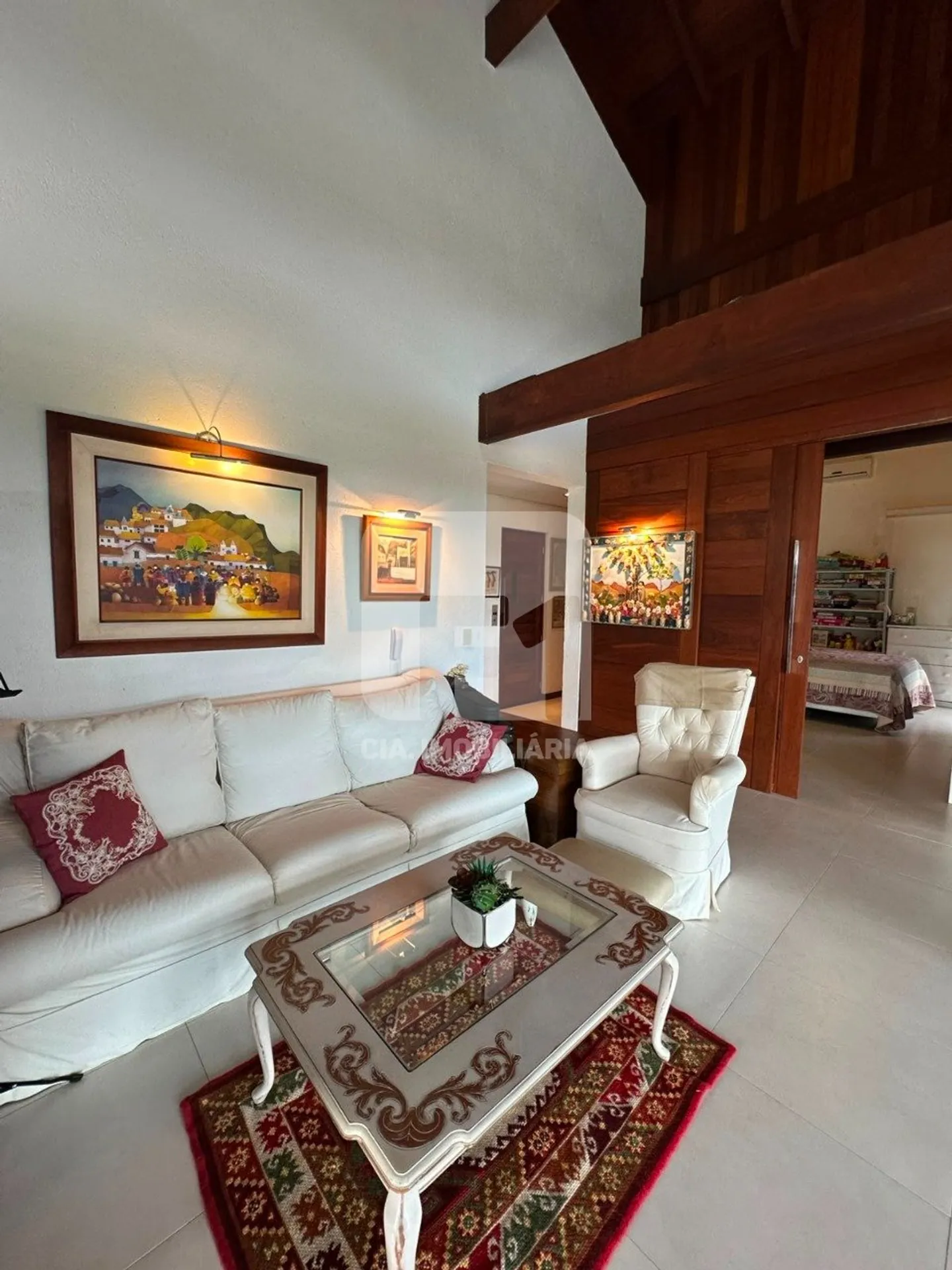 Furnished house with 6 bedrooms and 650 m² total — photo 44
