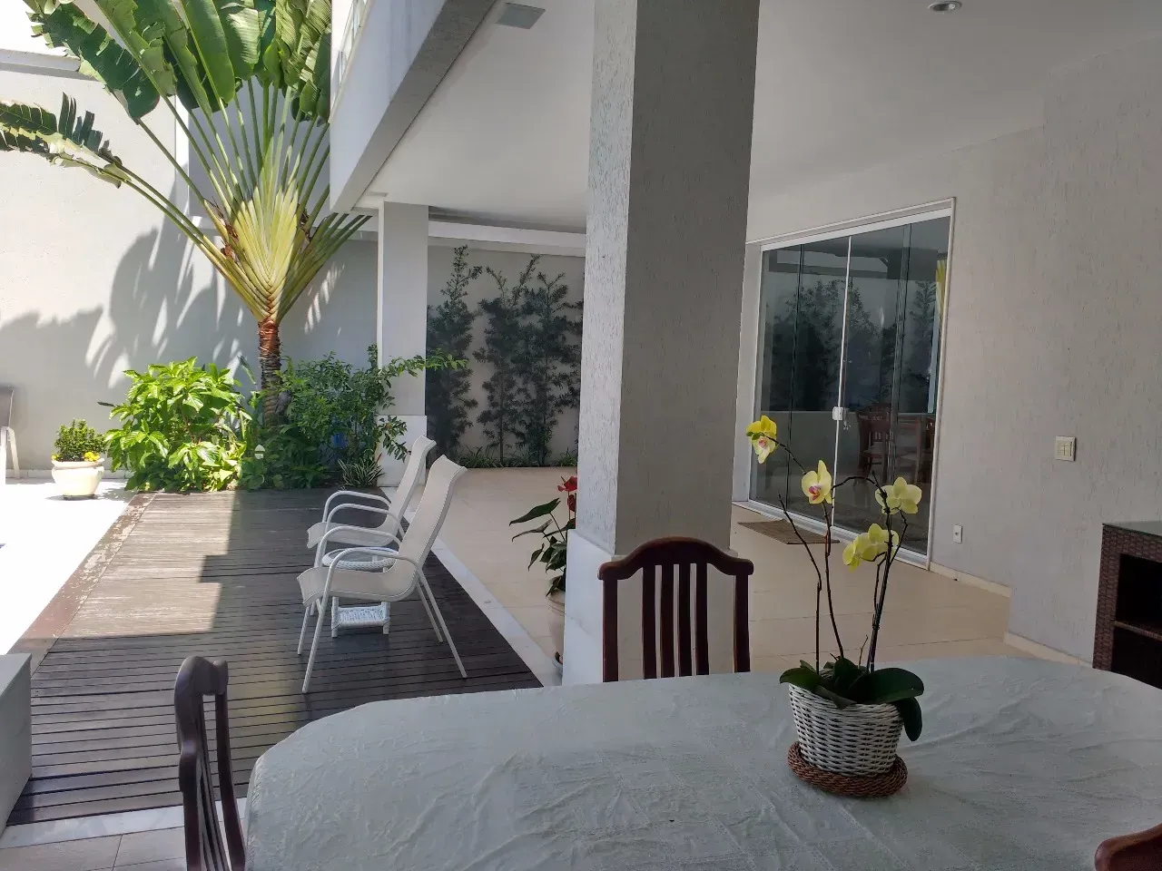 Furnished 5-bedroom house with 3 bathrooms and open-plan kitchen — photo 7