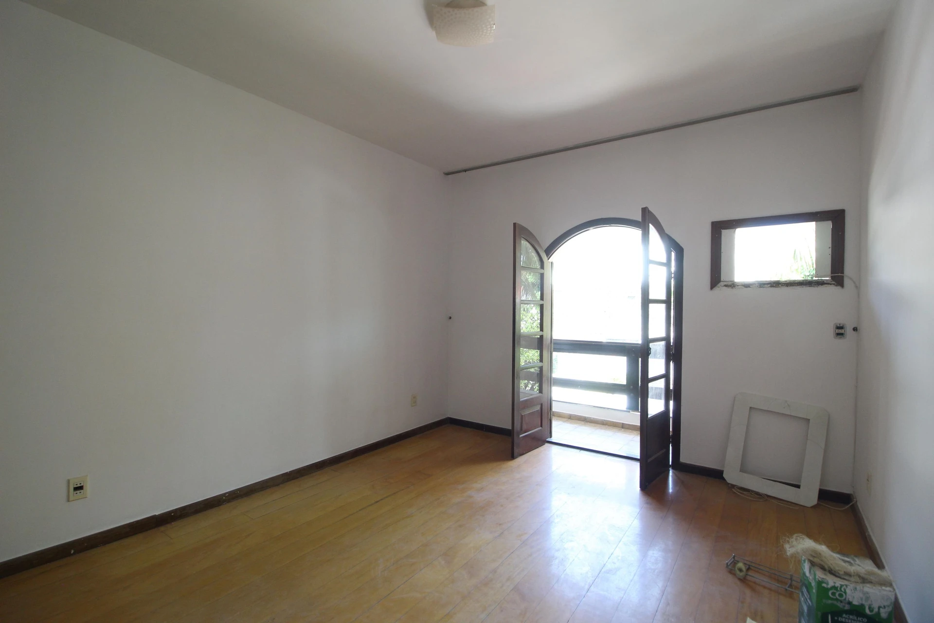 House, 450 m², with a grill on the balcony — photo 42