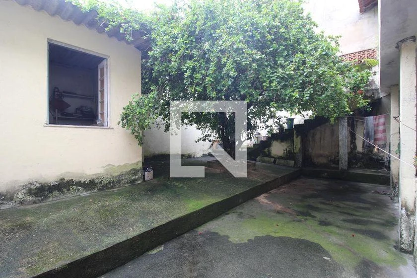 Unfurnished house with 3 bedrooms and private garden — photo 40