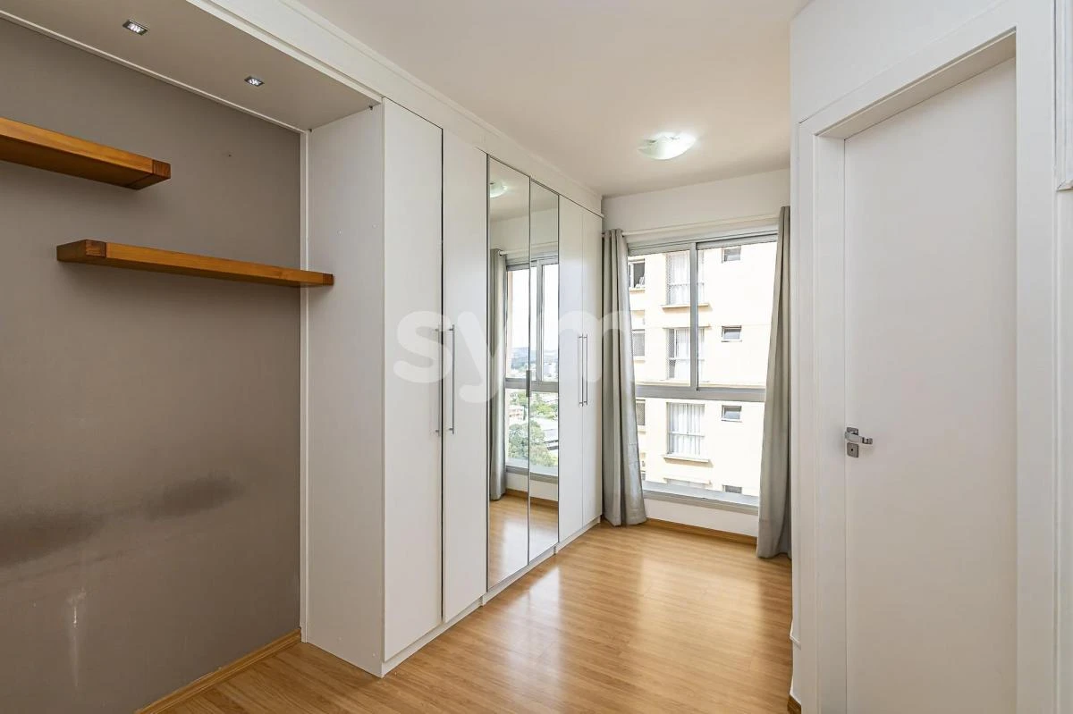 Balcony with a grill in a 3-bedroom apartment, 71 m² — photo 13