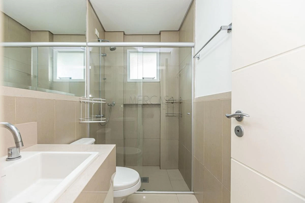 One-bedroom apartment in a building with a pool — photo 3
