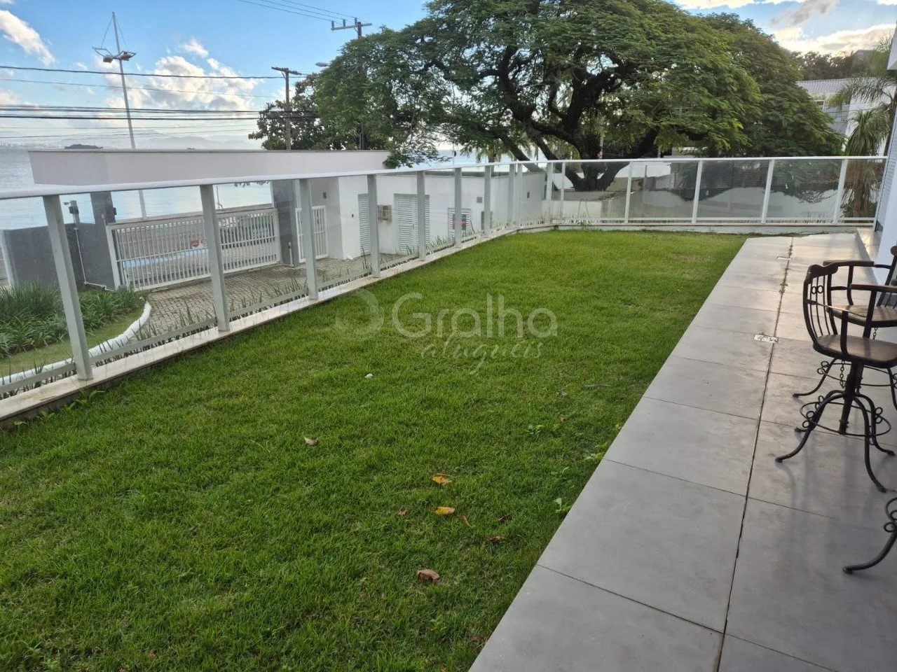 200 m² apartment with a dishwasher and a water view — photo 32