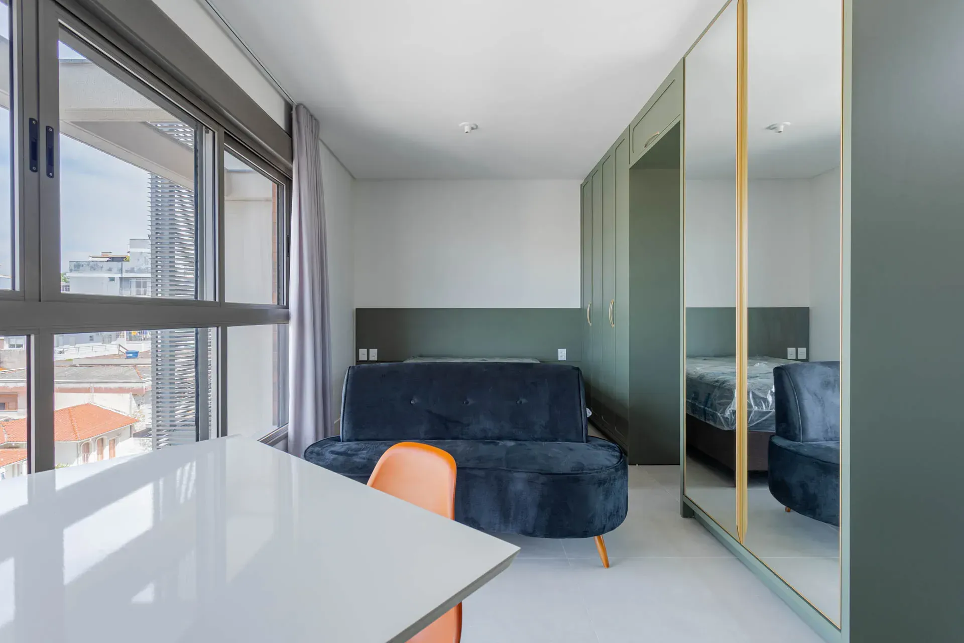 Furnished 30 m² apartment with an open-plan kitchen