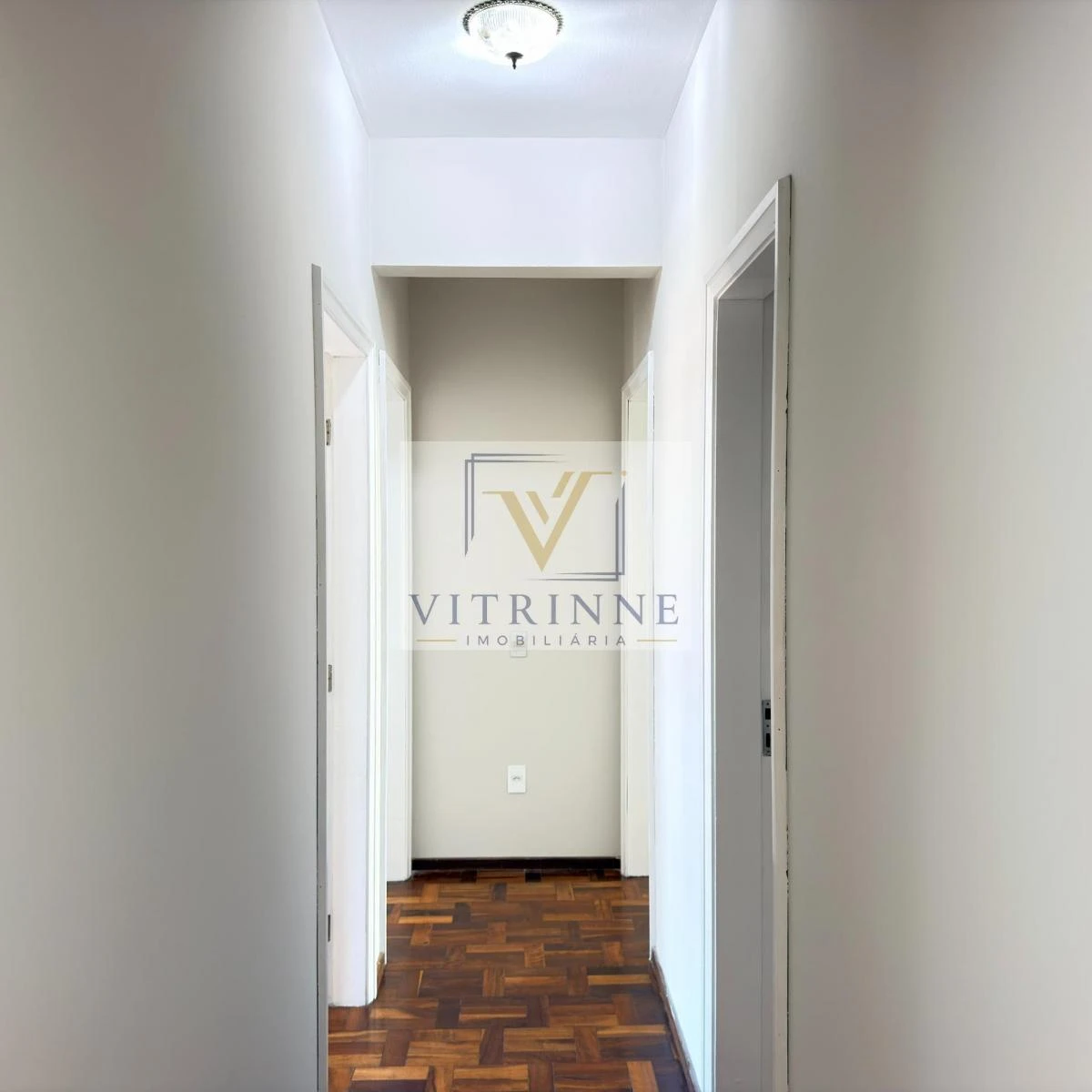 3-bedroom apartment with wood or laminate floors in Curitiba — photo 29