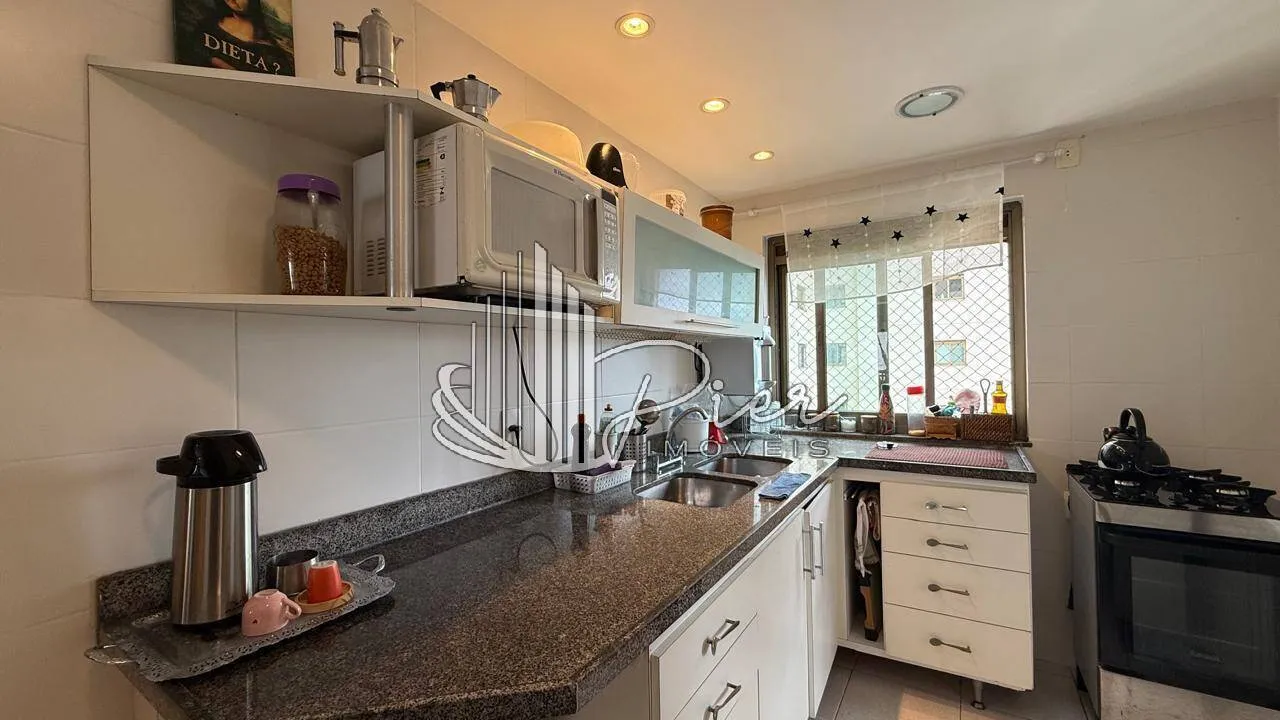 3-bedroom apartment in a building with a heated pool — photo 2