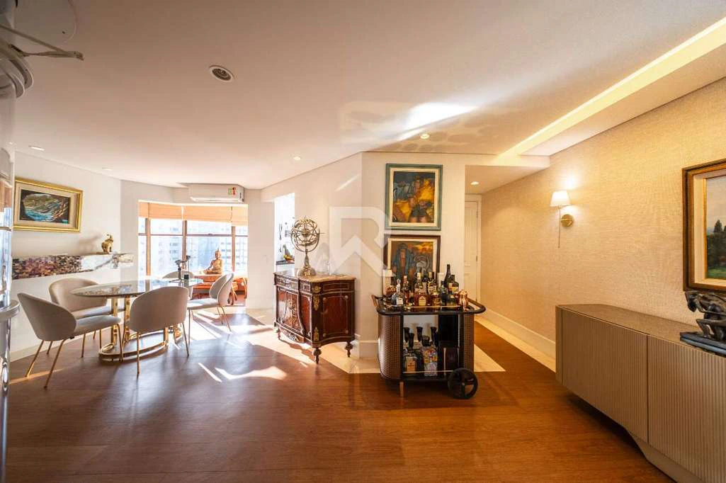 Furnished 303 m² apartment on the 2nd floor with 3 bedrooms — photo 4
