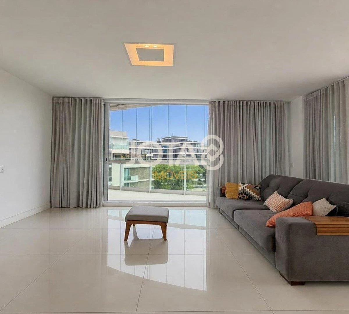 Bañera y 4 dormitorios: departamento de 323 m² — photo 26
