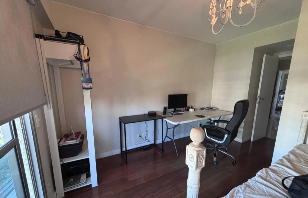 206 m² apartment with a washing machine and a home office — photo 23