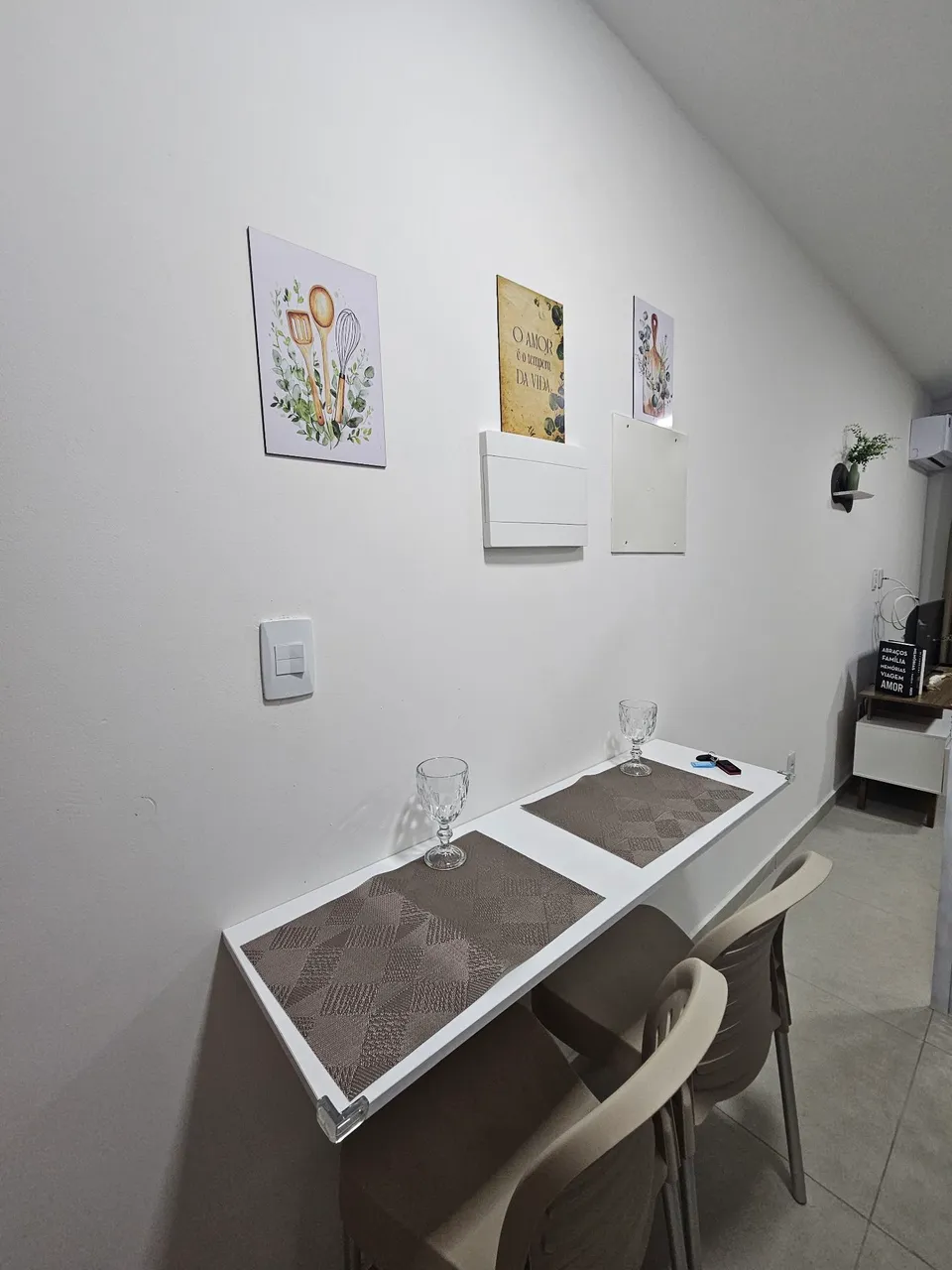 1-bedroom apartment with a balcony and 1 parking spot — photo 4