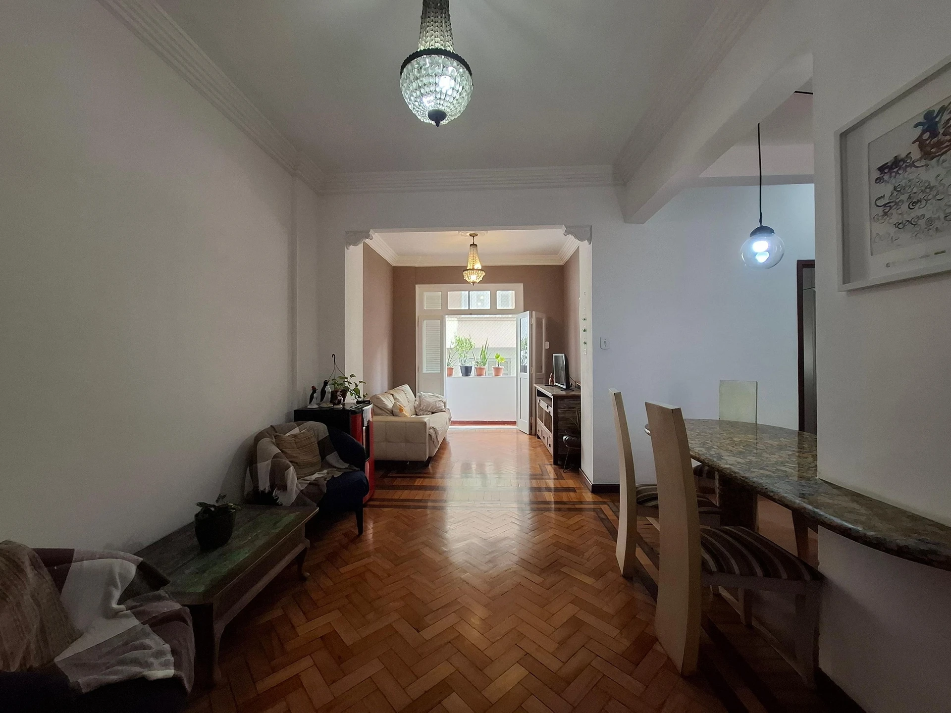Furnished apartment, 110 m², with a glass-enclosed balcony — photo 6