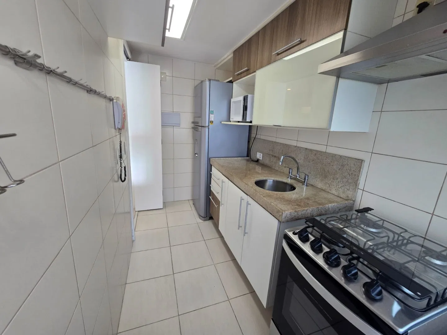 Мебльована квартира 65 м² з 2 спальнями і 1 паркомісцем — photo 12