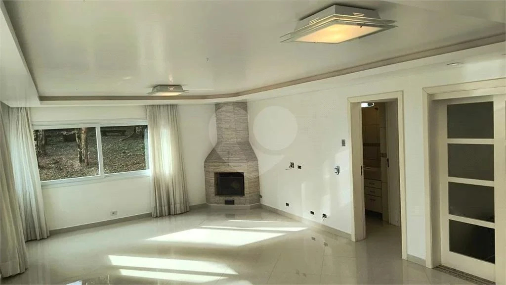 5-bedroom house with floor-to-ceiling windows — photo 30