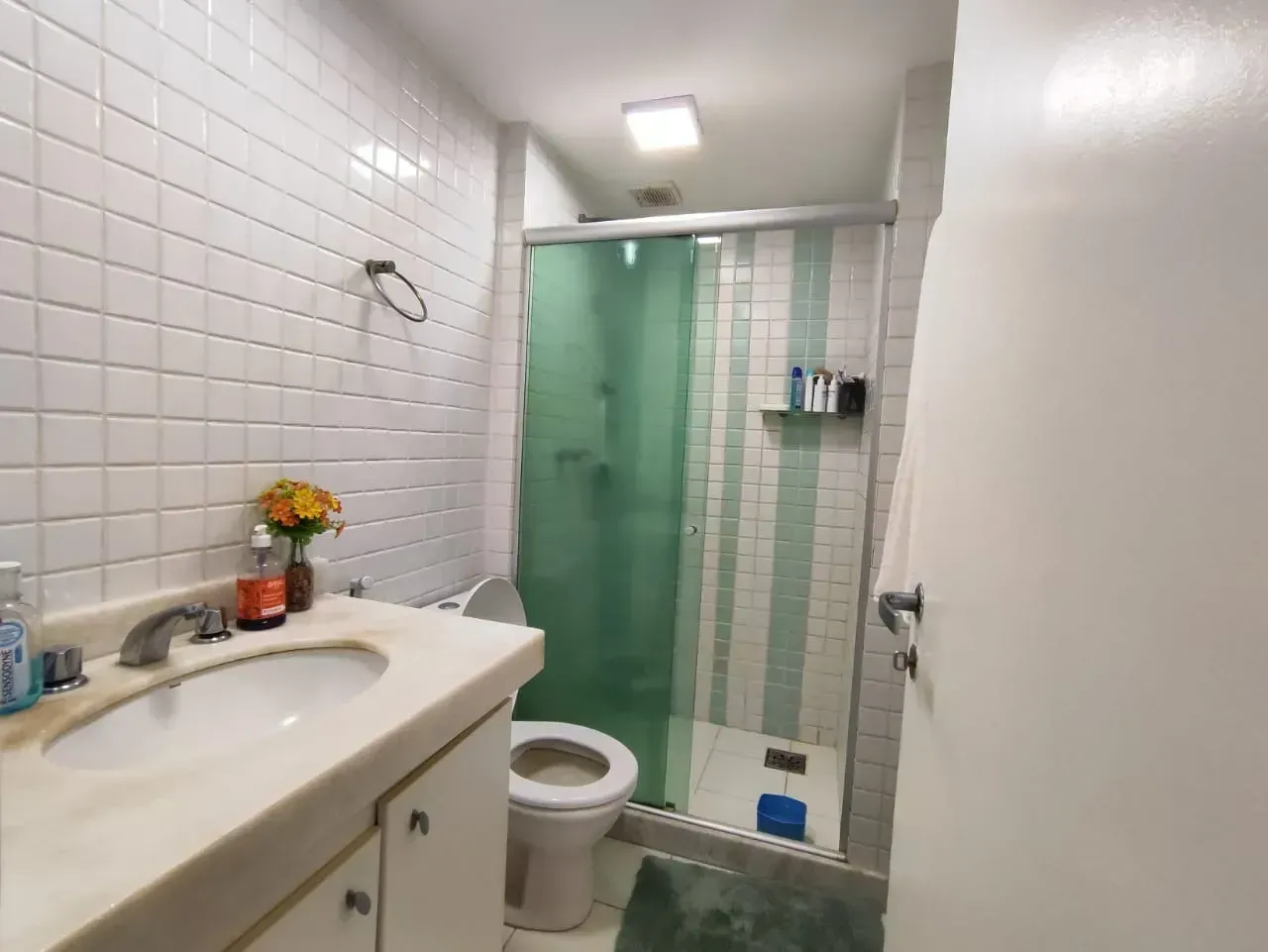Furnished apartment with 3 bedrooms and 2 bathrooms — photo 18