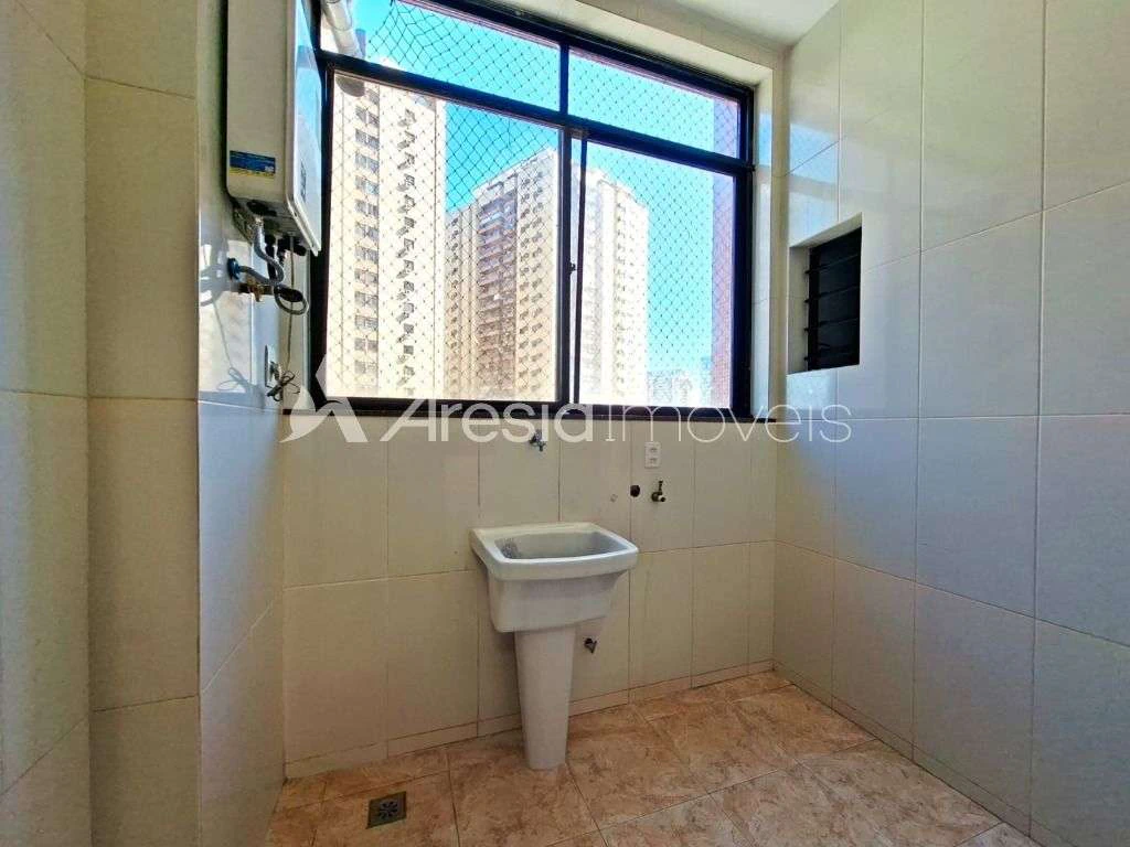 3-bedroom apartment with 140 m² and city-view windows — photo 26